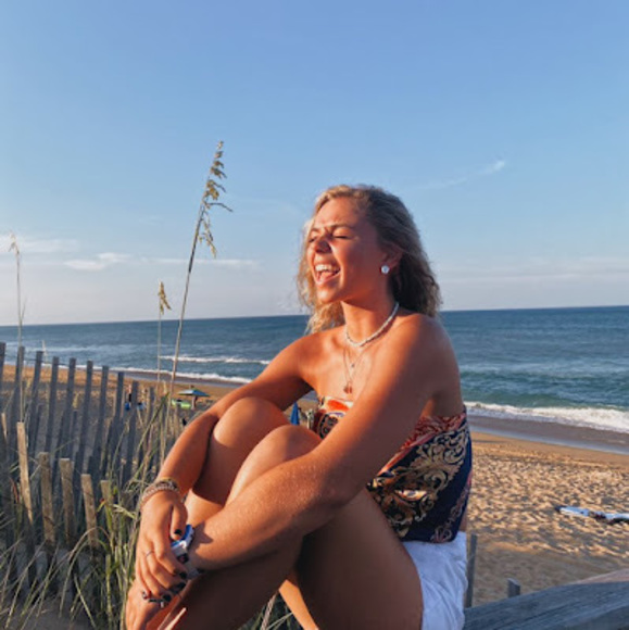 Meet your Posher, Katie - Picture 1 of 1